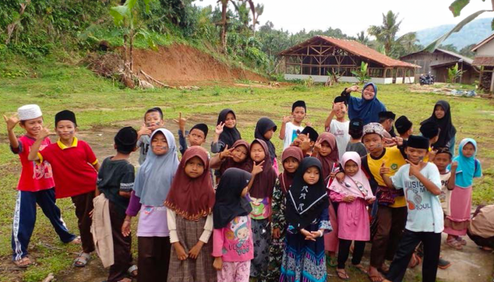 Kegiatan Rumah Sains Bersama Siswa - Siswa Sabtu Mengajar
