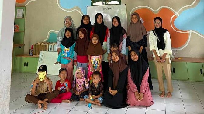 Kegiatan Rumah Sains Bersama Siswa - Siswa Sabtu Mengajar
